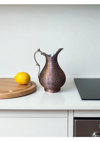 - El Dövmesi Bakır Işlemeli Sürahi Takımı – 2 Lt Sürahi, 6 Adet 400CC Bardak ve 35 cm Tepsi | Geleneksel Osmanlı Tarzı Şık Sunum Seti indirimleri