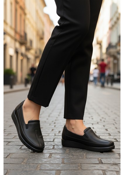 Siyah Cilt Anatomic Taban Hafif Kadın Günlük Ayakkabı 293117 Z