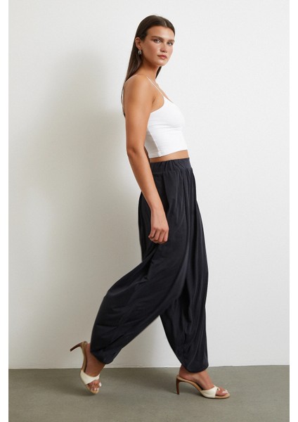 Paça Detaylı Şalvar Pantolon Antirasit