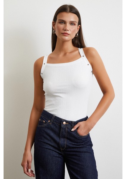 Arkası Çapraz Bağlamalı Top Beyaz
