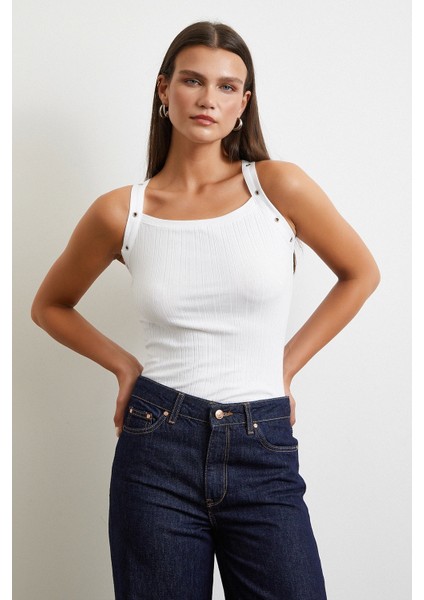 Arkası Çapraz Bağlamalı Top Beyaz modelleri