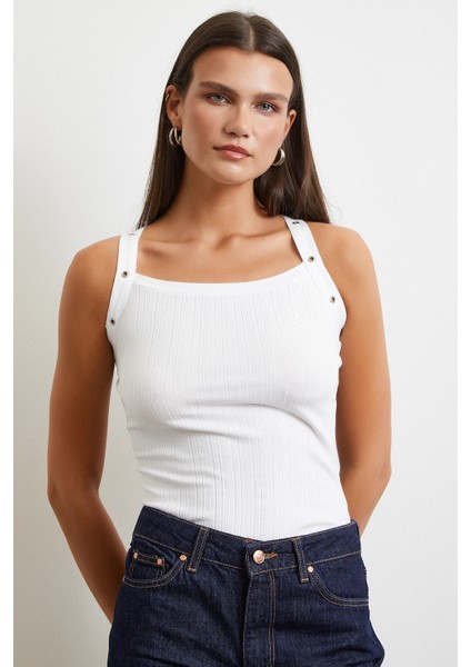 Arkası Çapraz Bağlamalı Top Beyaz fırsatları