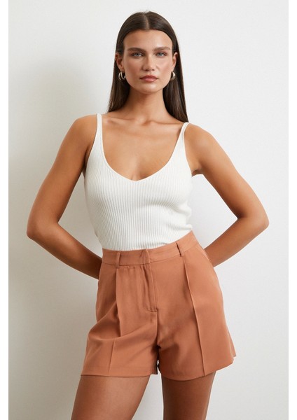 Piliseli Cepli Şort Kiremit modelleri