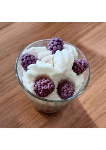 Kremalı Böğürtlen Kokulu Mum modelleri