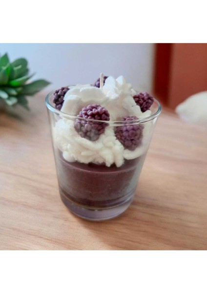 Kremalı Böğürtlen Kokulu Mum indirimleri