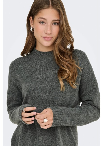 Kadın Onlhazel Yarım Balıkçı Oversize Yünlü Örme Kazak 15352853 Yeşil