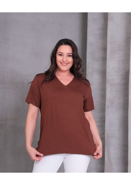 Kadın Büyük Beden V Yaka Basic Kısa Kollu T-Shirt Kahverengi