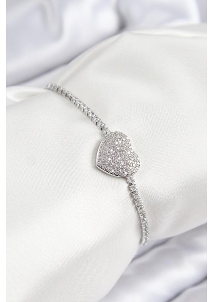 Pirinç Zirkon Taşlı Kalp Model Gümüş Renk Asansörlü Kadın Bileklik - PRT3500EB08486