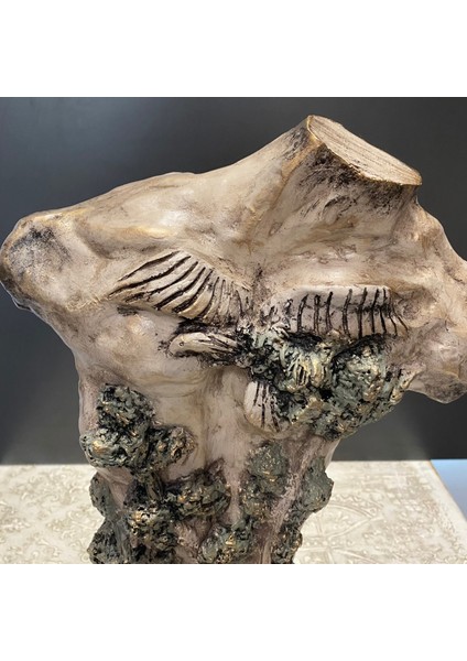 Göğsü Kartallı Erkek Tors Heykel modelleri