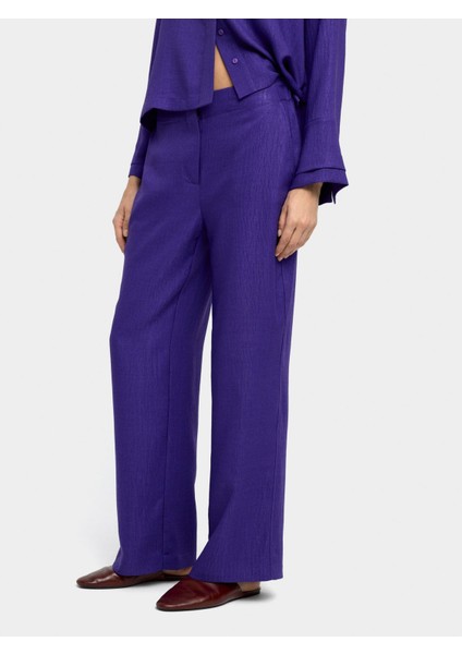 Buruşuk Görünümlü Dökümlü Pantolon fiyatları