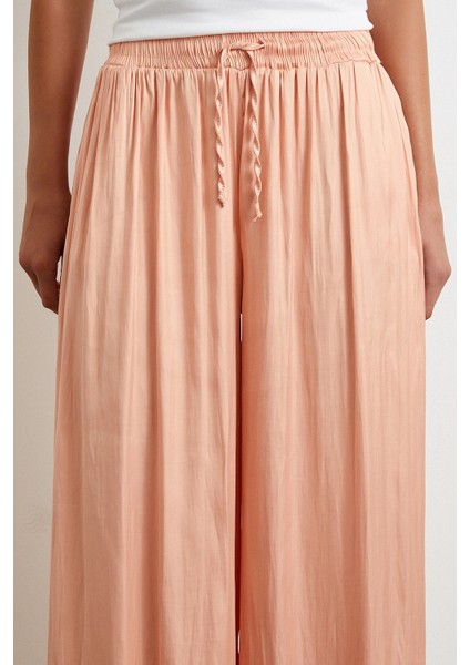 Beli Lastikli Geniş Paça Büzgülü Pantolon Pudra indirimleri