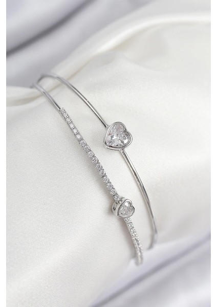 Pirinç Zirkon Taşlı Kalp Model Gümüş Renk Kadın Bileklik - PRT3500EB08798