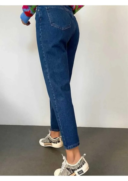 Mavi Yüksek Bel Yumuşak Dokunuşlu Rahat Kesim Mom Jeans