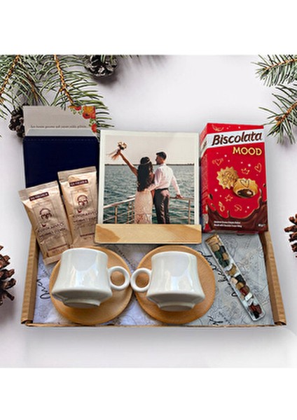 Kişiye Özel Fotoğraflı 2 Li Porselen Fincan Çikolata Kahve Hediye Kutusu Şık Tasarım