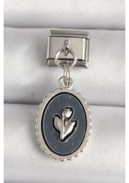 316L Çelik Gümüş Renk Çiçek Işlemeli Siyah Portre Model Nomination Charm - PRT3500EB04626
