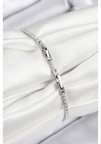 Pirinç Zirkon Taşlı Çiçek Model Gümüş Renk Kadın Bileklik - PRT3500EB08318 fiyatları