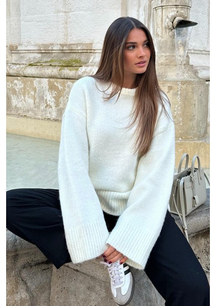 Beyaz Bisiklet Yaka Oversize Triko Kazak MG1972