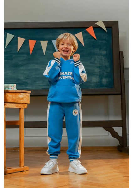 Kız Çocuk Kanguru Cepli Nakışlı Kolları Bantlı Kapüşonlu Sweatshirt