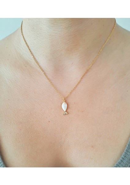 Mineli Balık Figürlü Kolye