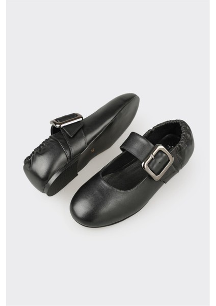 Siyah Deri Kadın Günlük Ayakkabı modelleri