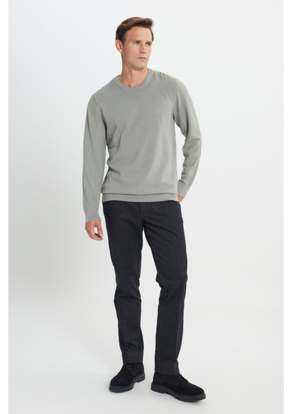 Pamuklu Standart Fit Normal Kesim Bisiklet Yaka Jakarlı Triko Kazak fiyatları