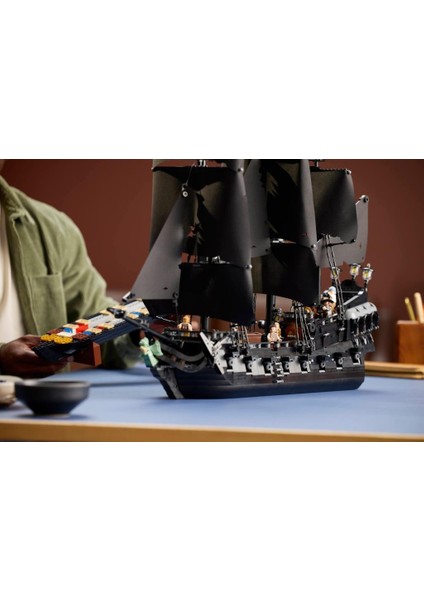 10365 Captain Jack Sparrow's Pirate Ship fırsatları