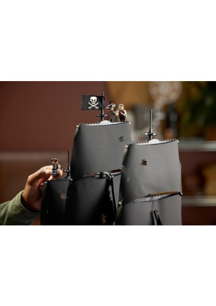 10365 Captain Jack Sparrow's Pirate Ship indirimleri