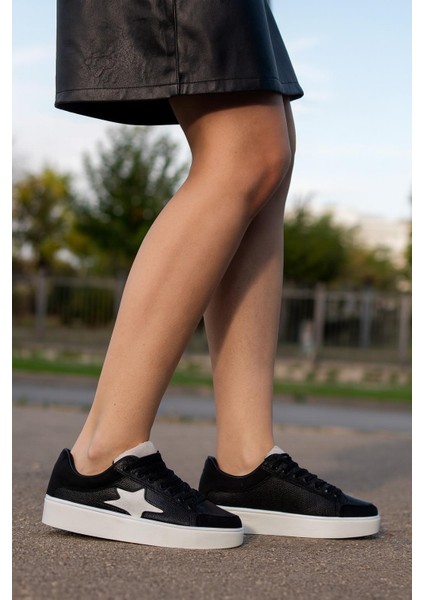 Günlük Kadın Sneaker Bağcıklı Detaylı Yüksek Taban Rahat Ayakkabı