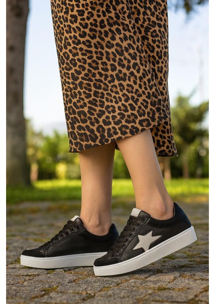 Günlük Kadın Sneaker Bağcıklı Detaylı Yüksek Taban Rahat Ayakkabı modelleri