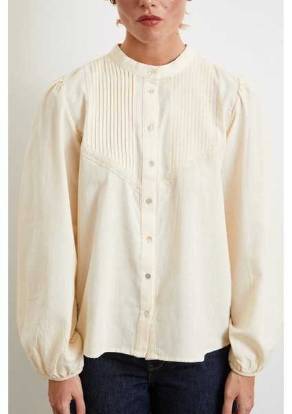 Nervürlü Dantel Detaylı Gömlek Krem indirimleri