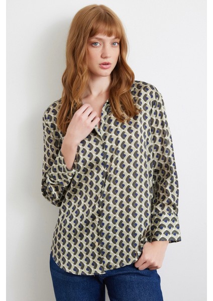 Geometrik Desenli Saten Gömlek Haki