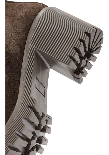 Kadın Kahverengi Fermuarlı Topuklu Süet Deri Bot 25WFD200910