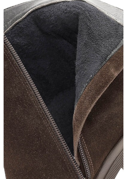 Kadın Kahverengi Fermuarlı Topuklu Süet Deri Bot 25WFD200910