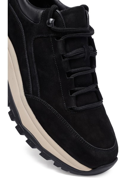 Erkek Siyah Bağcıklı Kalın Tabanlı Nubuk Deri Casual Sneaker 25WFD6605V3