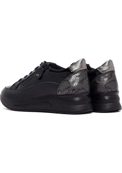 Kadın Siyah Bağcıklı Kalın Tabanlı Deri Sneaker 25AFD412814 indirimleri