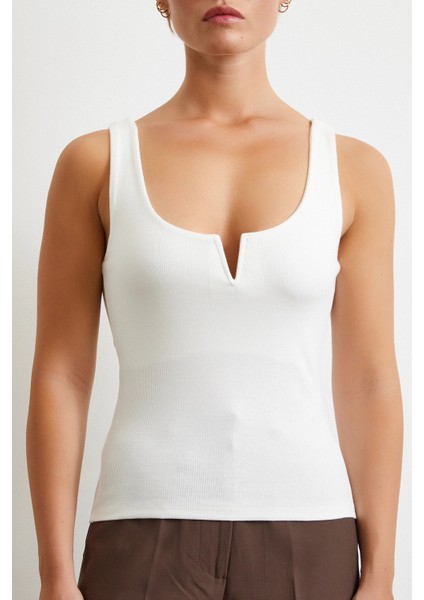 V Demirli Top Beyaz fırsatları