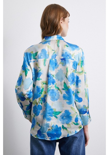 Çok Renkli Çiçek Desenli Gömlek Lacivert fırsatları