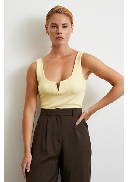 V Demirli Top Sarı fırsatları