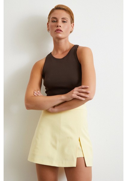 Yırtmaçlı Şort Etek Sarı fiyatları