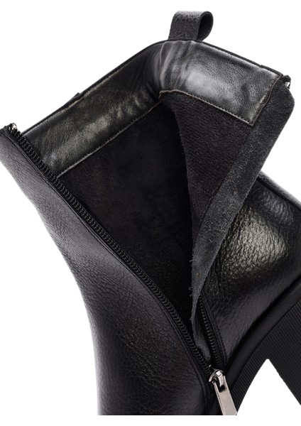 Kadın Siyah Topuklu Fermuarlı Deri Bot 25WFD2008FT