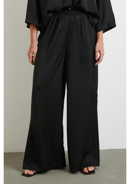 Dökümlü Romantik Pantolon Siyah indirimleri