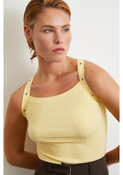 Arkası Çapraz Bağlamalı Top Sarı fırsatları