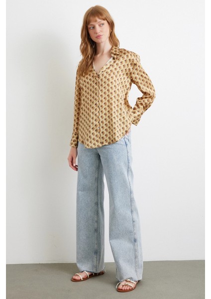 Geometrik Desenli Saten Gömlek Bej fiyatları