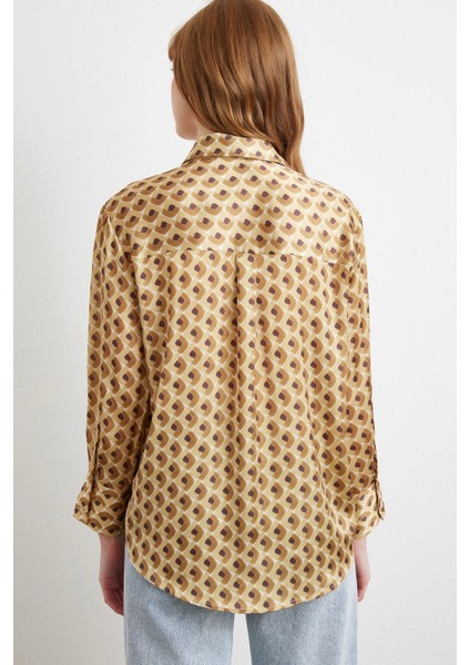 Geometrik Desenli Saten Gömlek Bej indirimleri