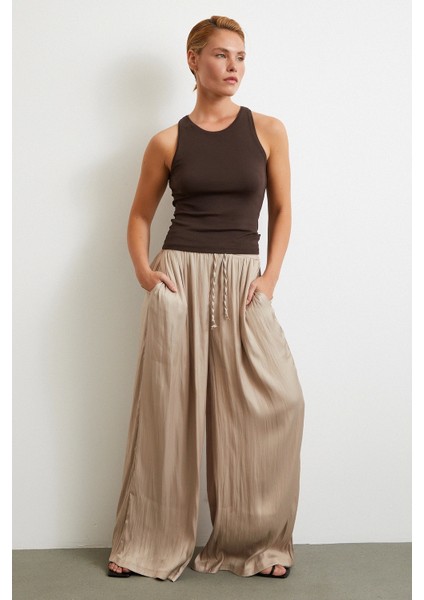 Beli Lastikli Geniş Paça Büzgülü Pantolon Bej