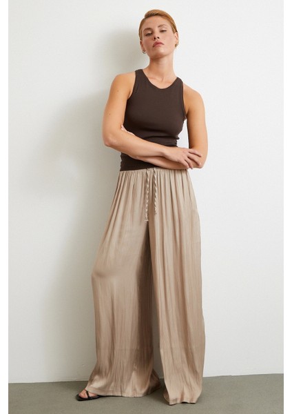 Beli Lastikli Geniş Paça Büzgülü Pantolon Bej modelleri