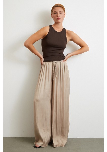 Beli Lastikli Geniş Paça Büzgülü Pantolon Bej fırsatları