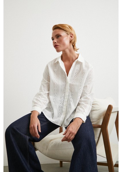 Fisto Işlemeli Gömlek Beyaz