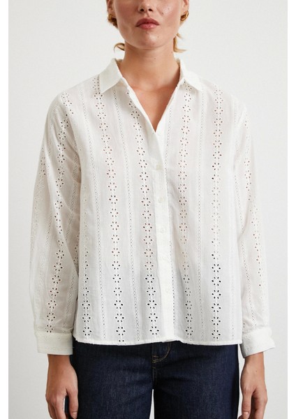 Fisto Işlemeli Gömlek Beyaz fırsatları