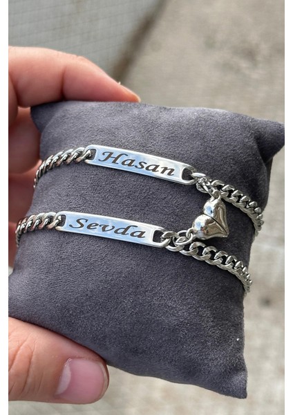 2 Adet Kişiye Özel Isim Yazılı Mıknatıslı Kalpli Unisex Çelik Bileklik Çifti SCB70 fiyatları